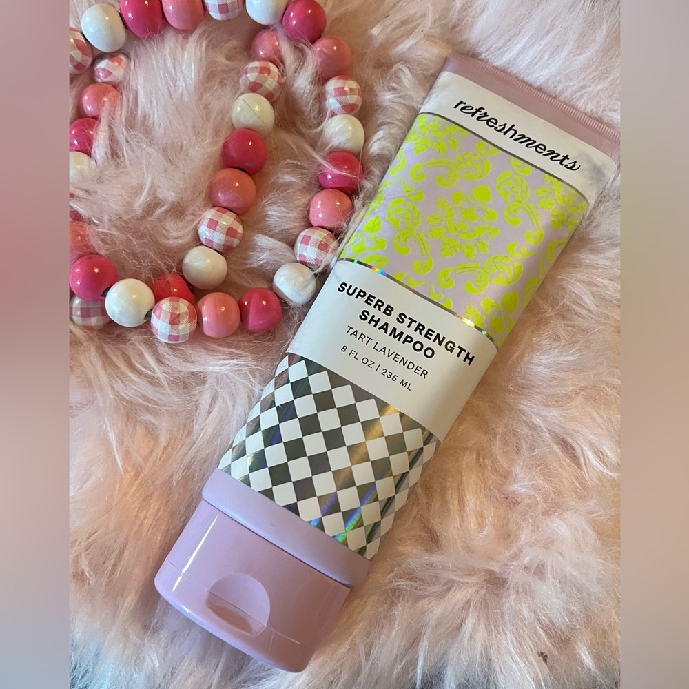 REFRESHMENTS
Superb Strength Shampoo in Tart Lavender